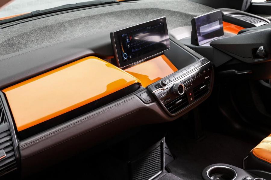 Детали интерьера BMW i3 by 3D Design and Studie Thailand 2014 года  (фото 9 из 12)
